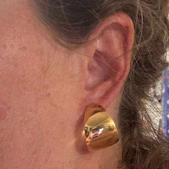 Thick Gold Hoop Earrings - Picture 4 of 4